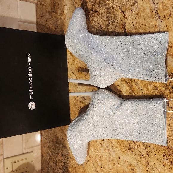 Rhinestone Encrusted Bling Stretch Boots. Metropolitan View. Gray. NEW! - Picture 6 of 16